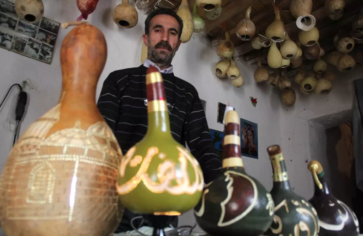 (Özel Haber) Kabakları Sanat Eserine Dönüştürüyor