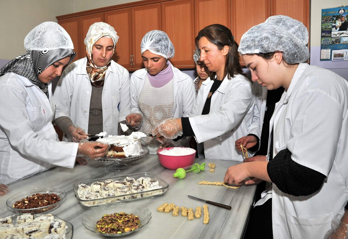 Şahinbey Belediyesi\'nin Pasta Bisküvi Kursu Yoğun İlgi Görüyor