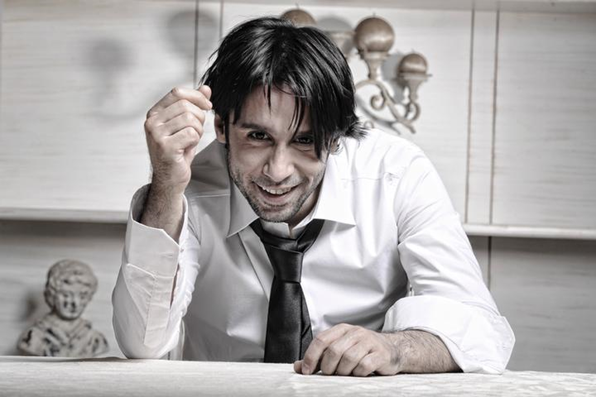 Sahneye Çıkmadan Önce Mutlaka Süt İçerim