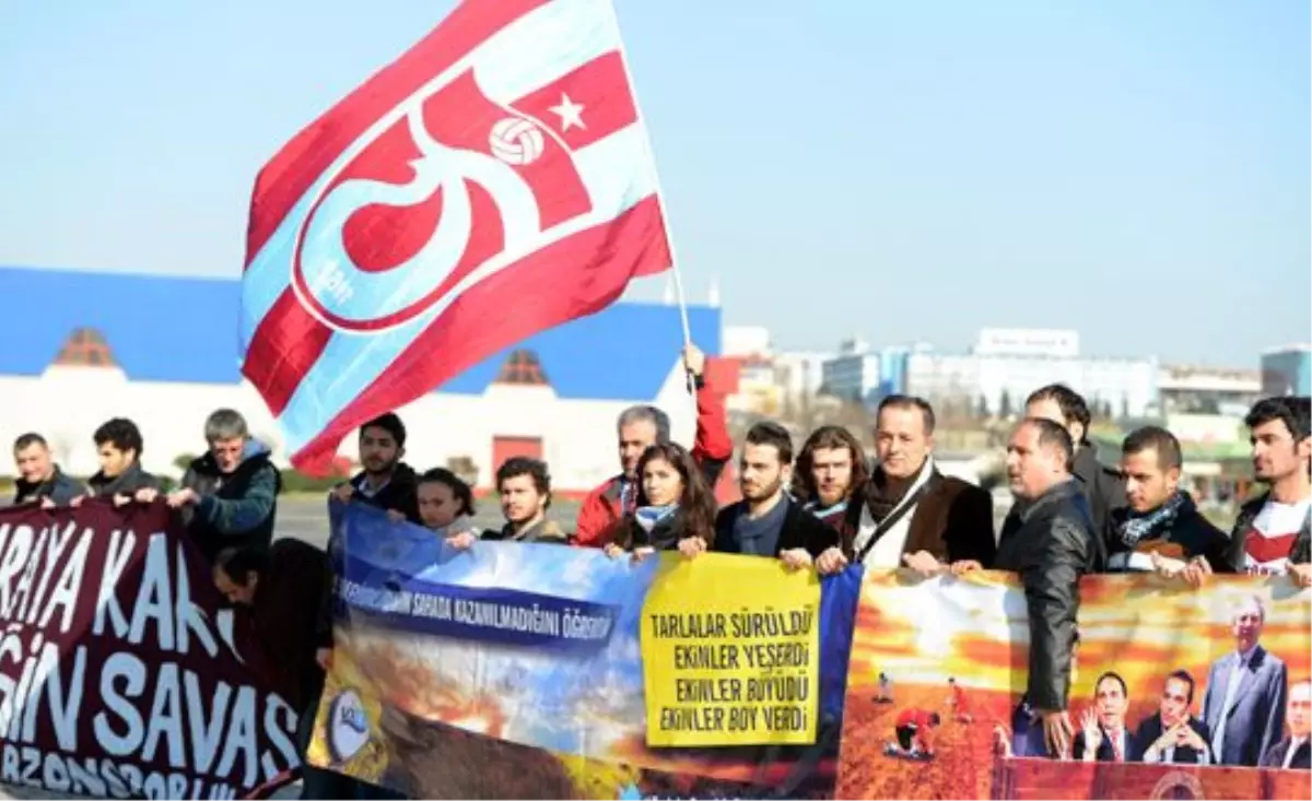 Trabzonsporlu Taraftarlardan FIFA Çalıştayına Protesto