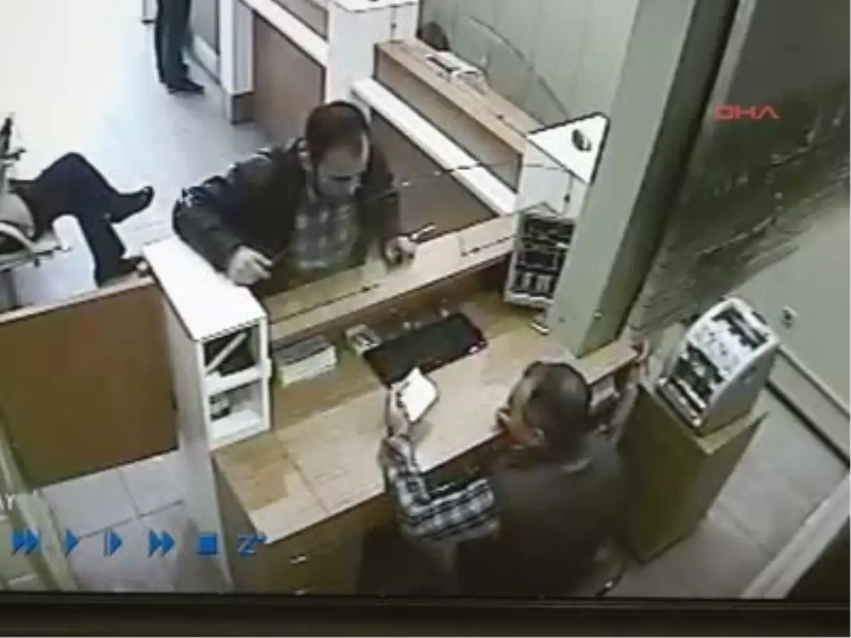 Adana 510 Bin Liralık Vurgunu Dövizcinin Dikkati Önledi