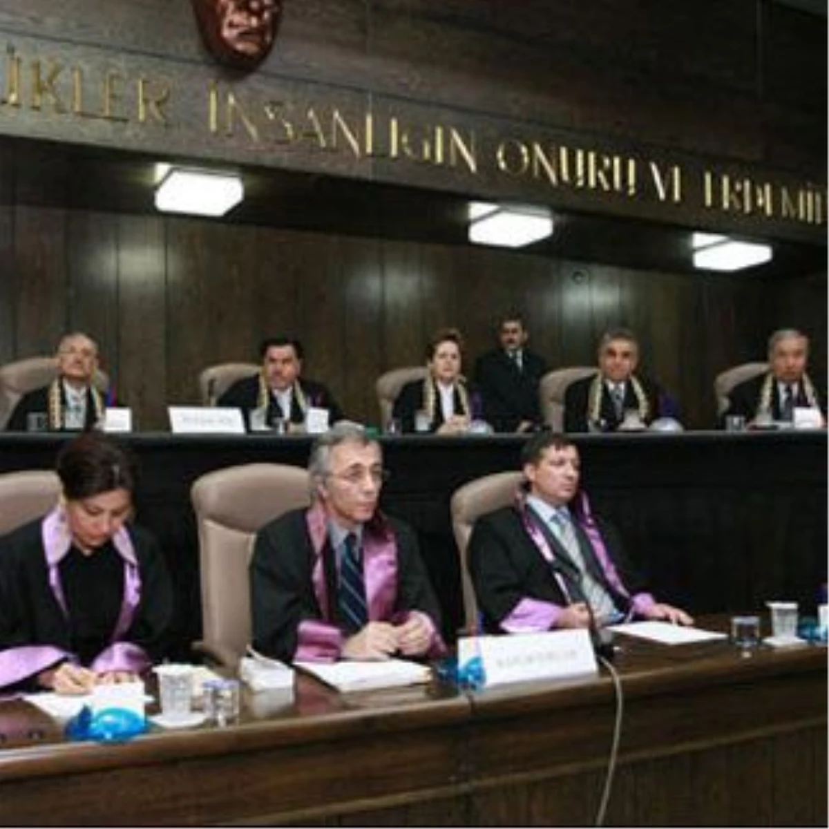 Anayasa Mahkemesi\'nden Tantan\'ın Partisine Suç Duyurusu