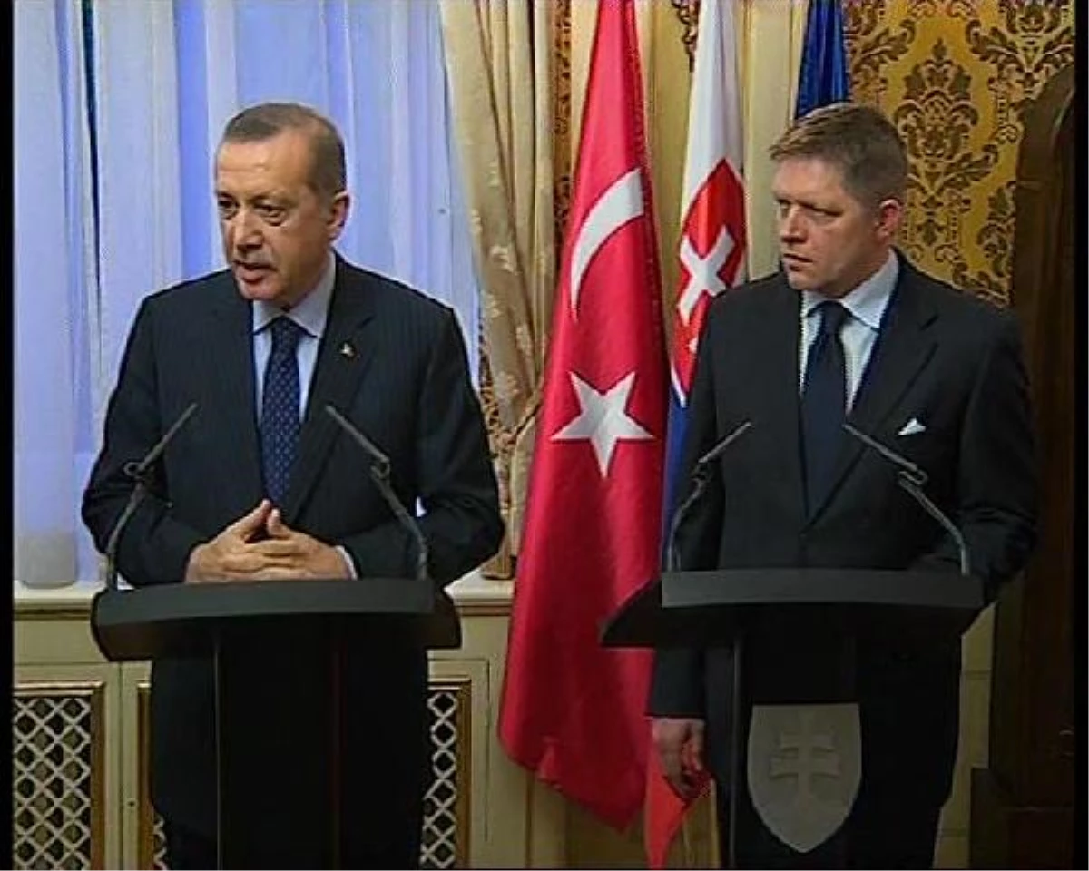 Başbakan Erdoğan Slovakya\'da Resmi Törenle Karşılandı (2)