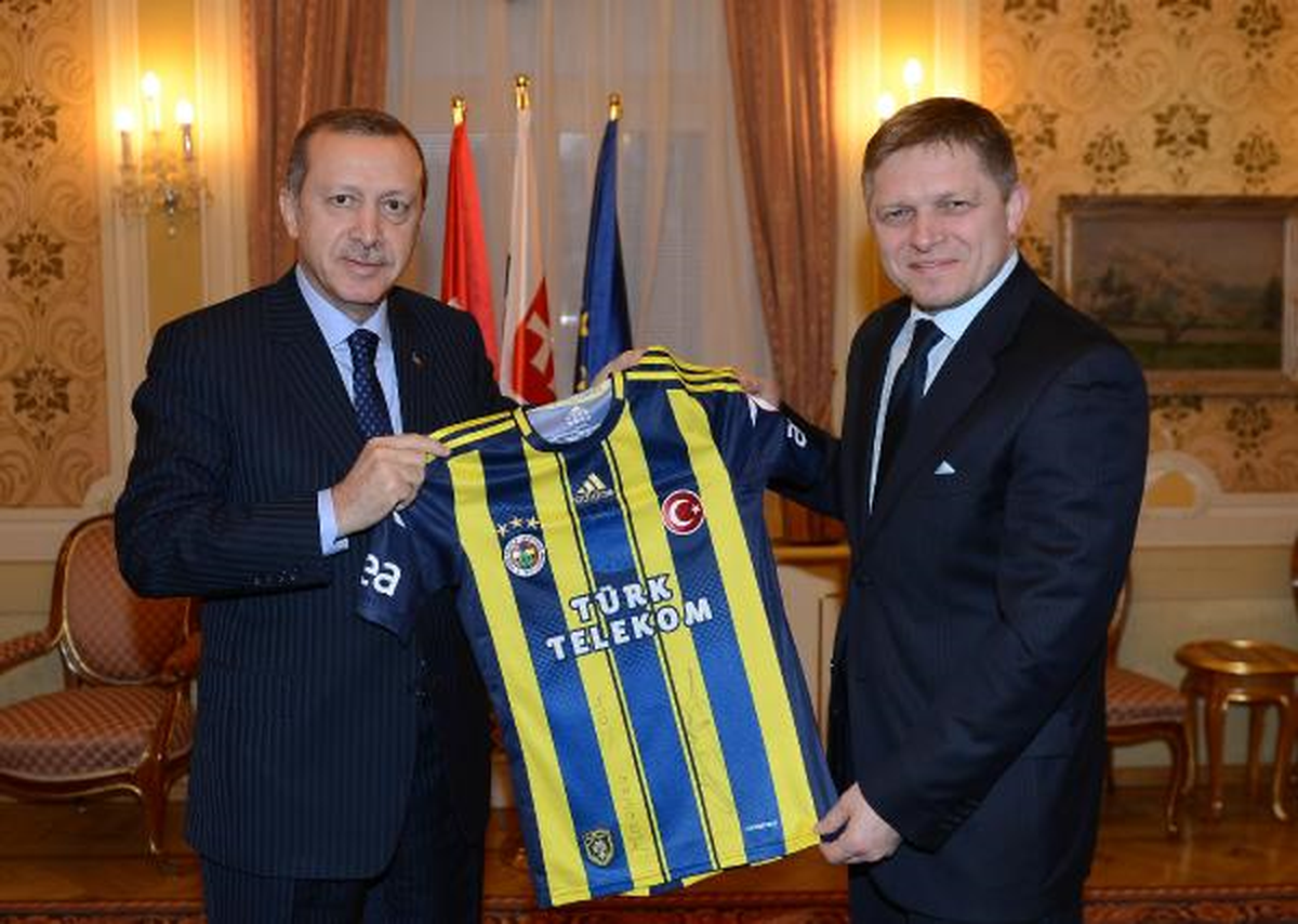 Başbakan Erdoğan Slovakya\'da Resmi Törenle Karşılandı (3)