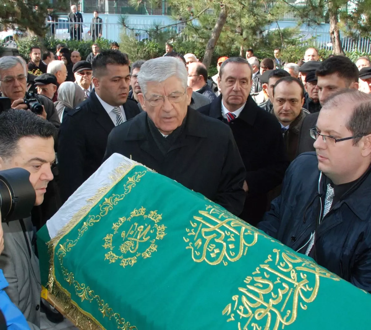 Emekli Orgeneral Hurşit Tolon Kayınvalidesini Toprağa Verdi (3)