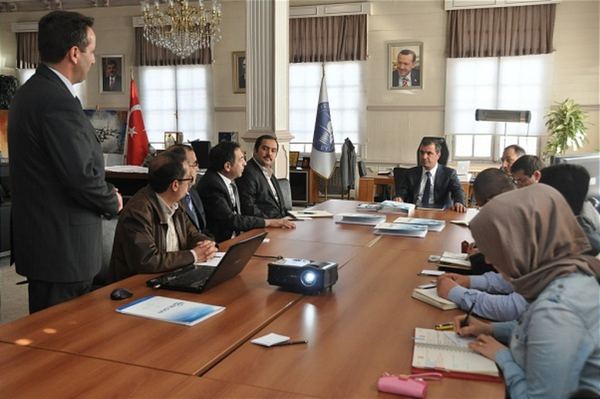 Eyüp\'e Enerjisini Kendi Üreten Akıllı Bina