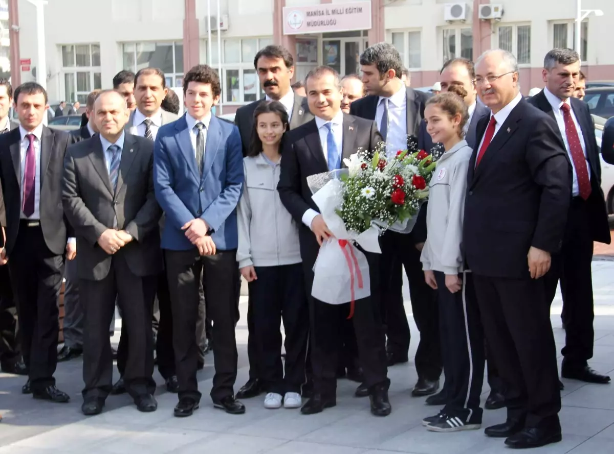 Gençlik ve Spor Bakanı Suat Kılıç Manisa'da