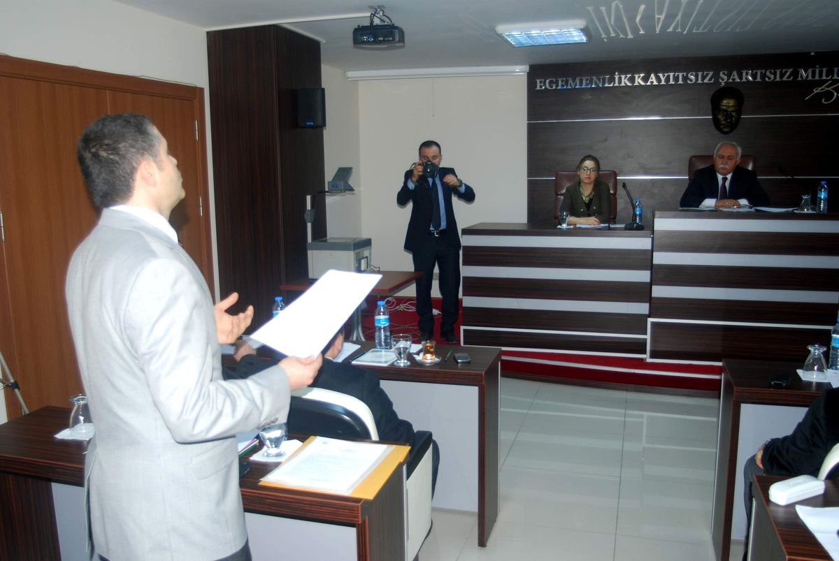AK Parti ile CHP Karşı Karşıya Geldi