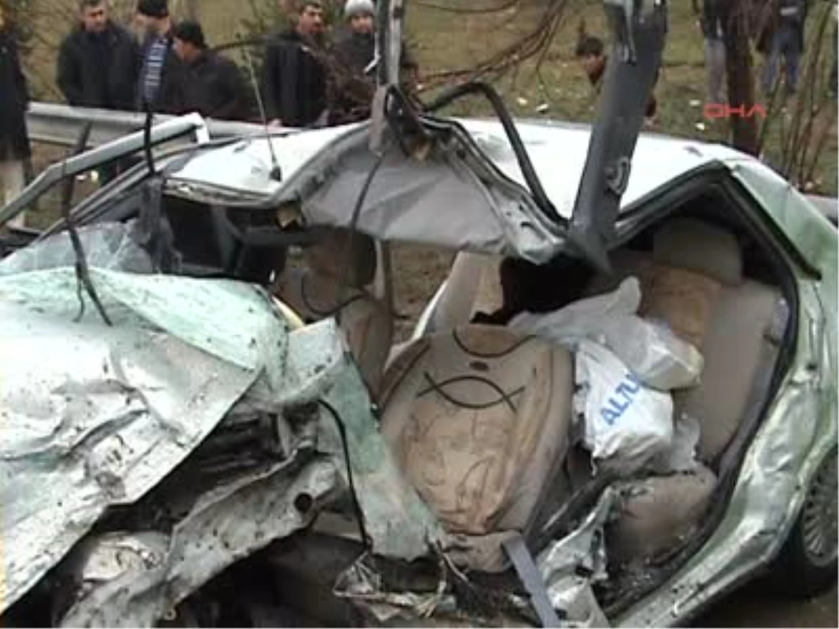 K.maraş Kamyon Otomobile Çarptı: Aynı Aileden 3 Ölü