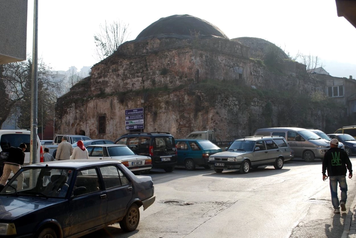 Mudanya\'da Tarihi Hamamlar Gün Yüzüne Çıkıyor