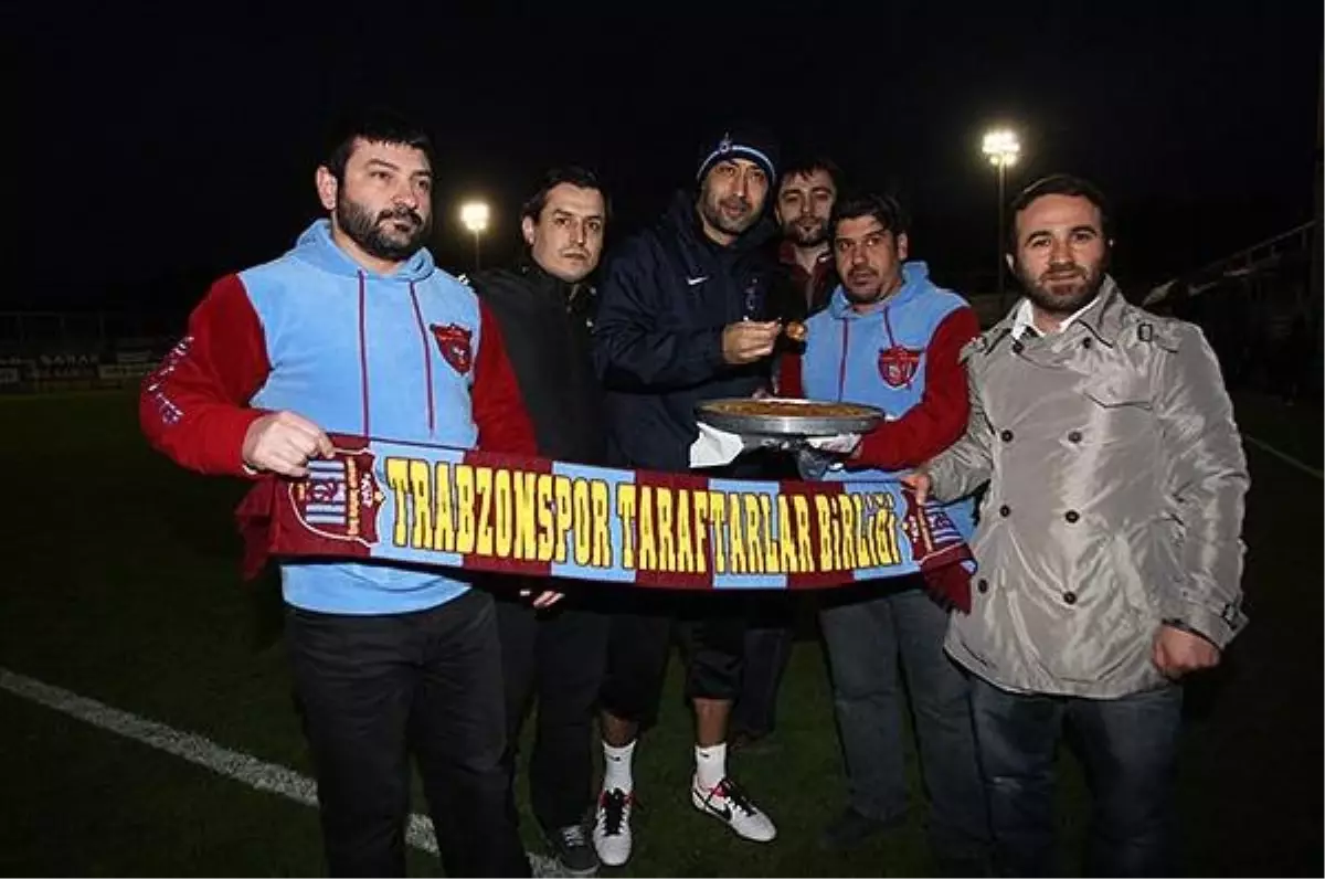 Trabzonspor\'a Taraftarlardan Destek Ziyareti