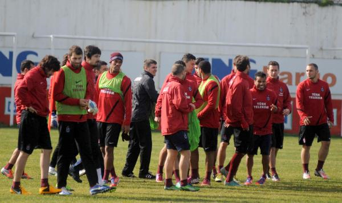 Trabzonspor\'da Neşeli Antrenman
