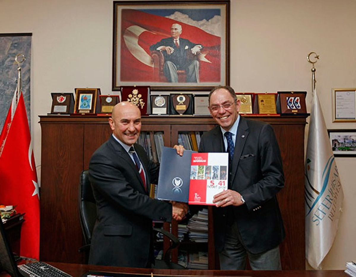 Yaşar Üniversitesi Seferihisar'da 'Bilim Dükkanı' Açıyor