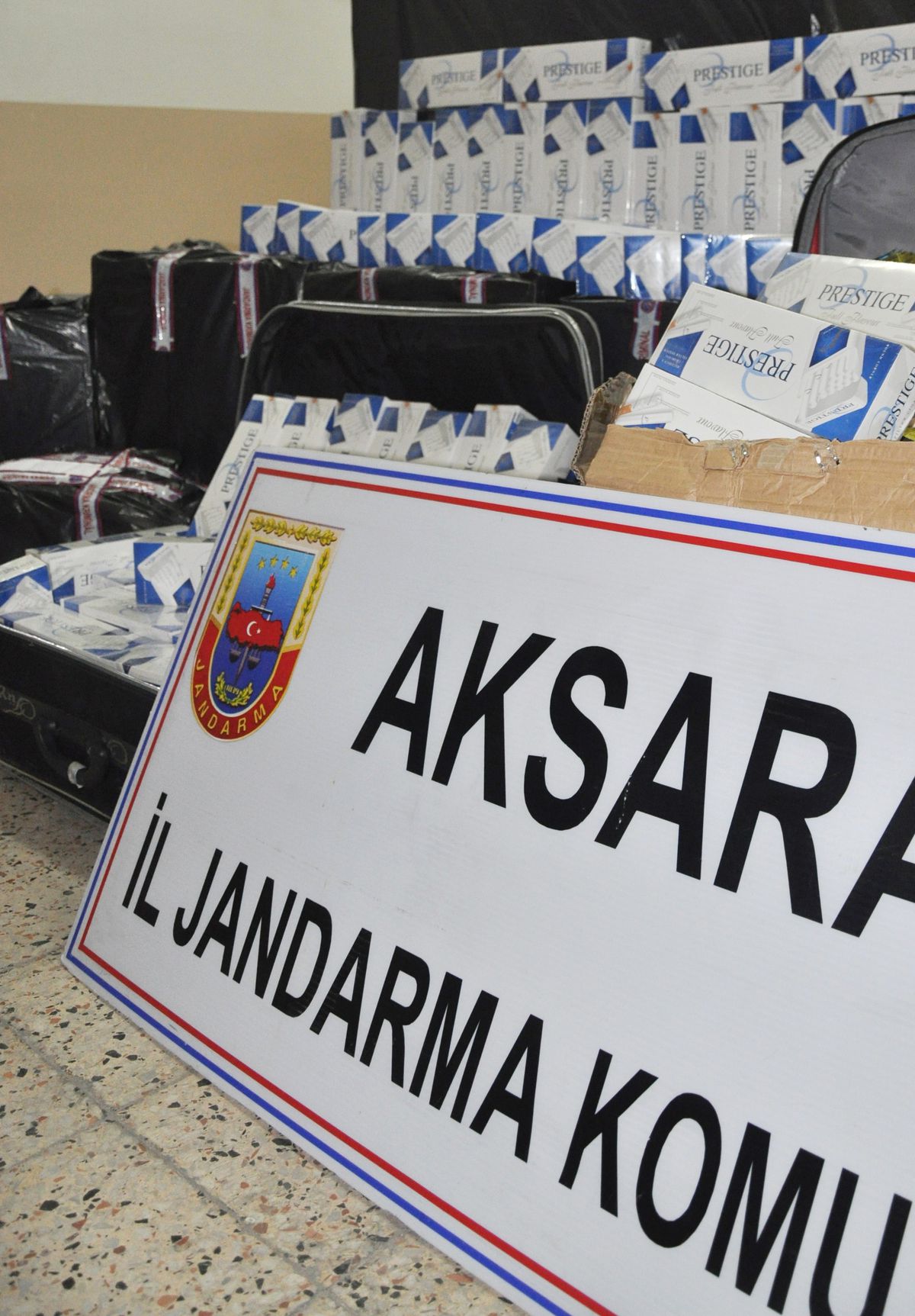 4 Otobüste 15 Bin 530 Paket Kaçak Sigara Ele Geçirildi
