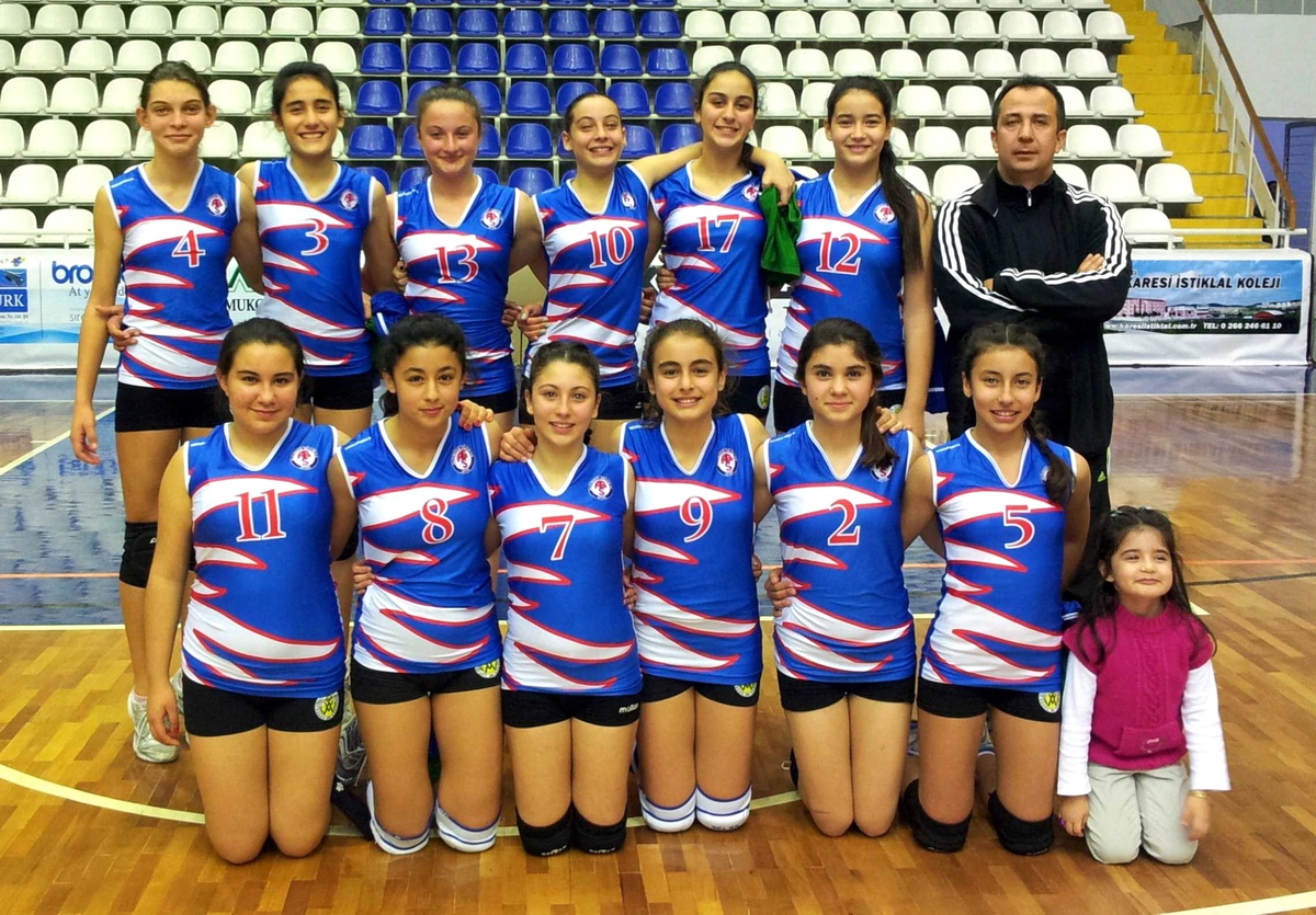 Altınovalı Voleybolculardan Büyük Başarı