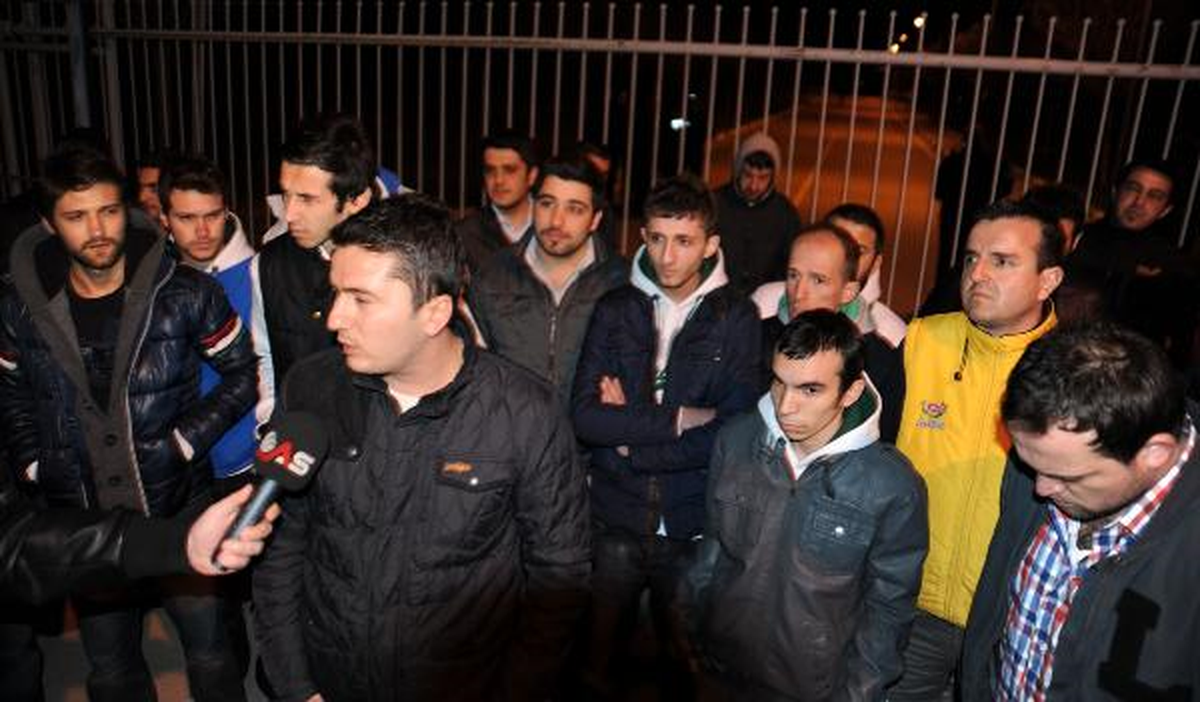 Bursaspor Taraftarından Hikmet Karaman Tepkisi