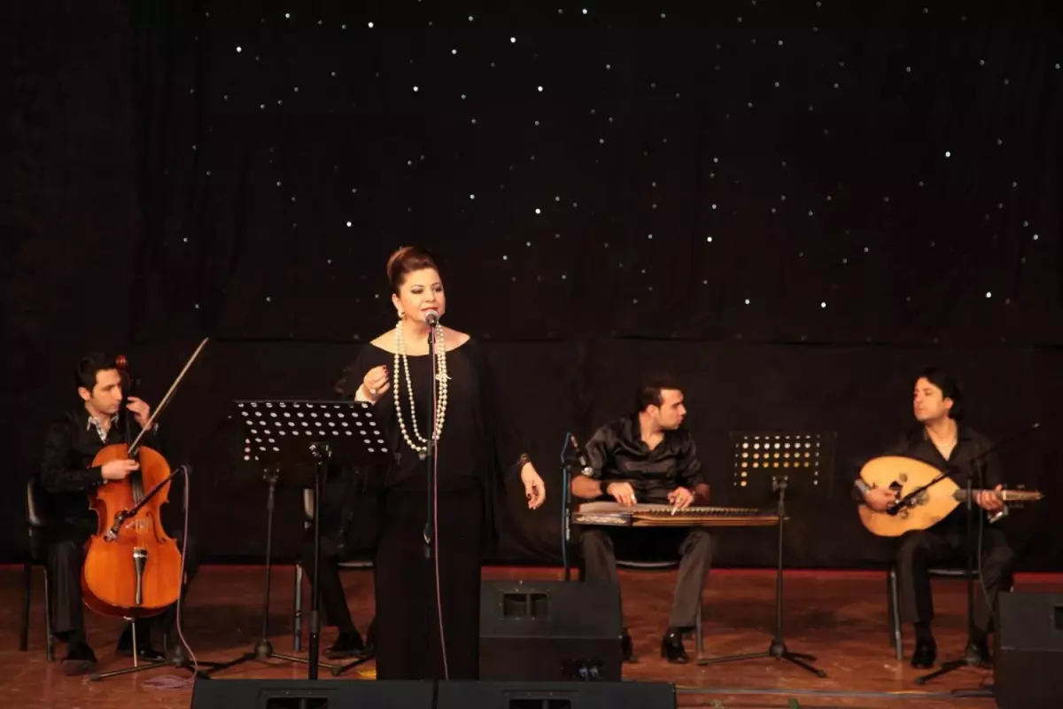 Çiğdem Gürdal ile Grup İki Kelime Mest Etti