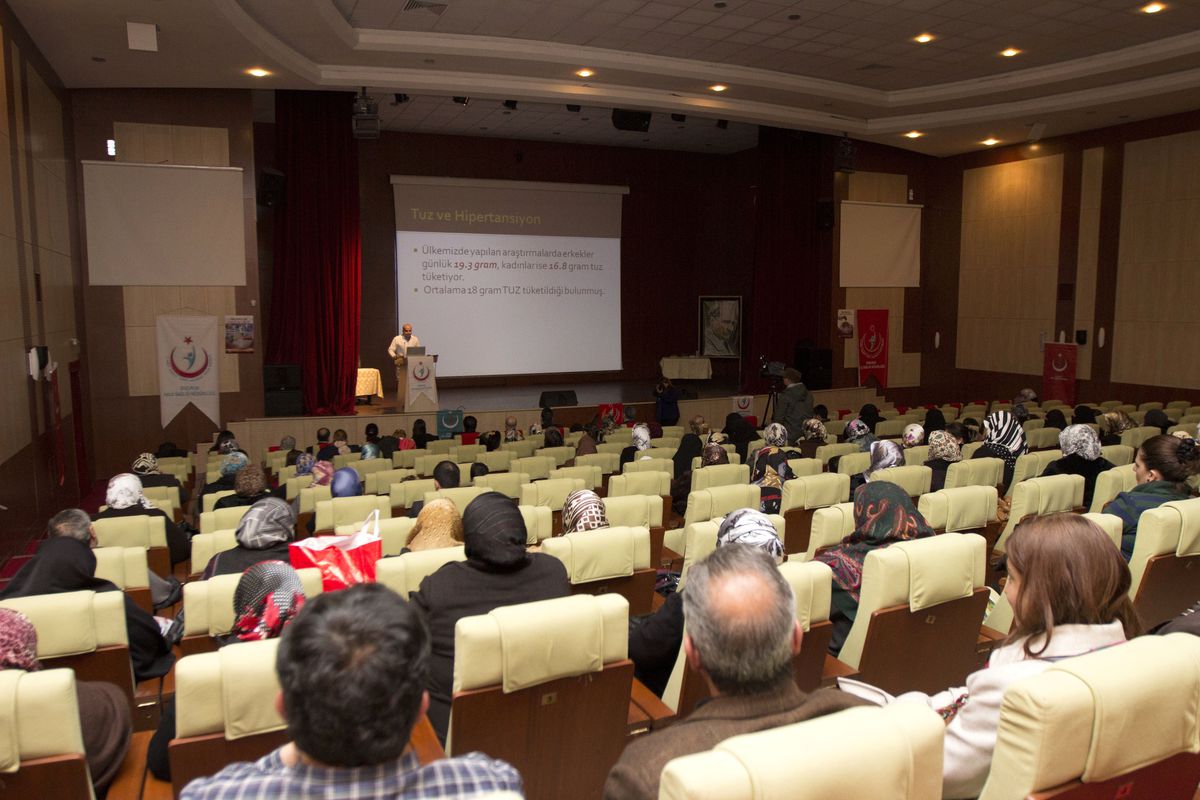 Erzurum'da 'Dengeli Tuz Tüketimi' Konferansı