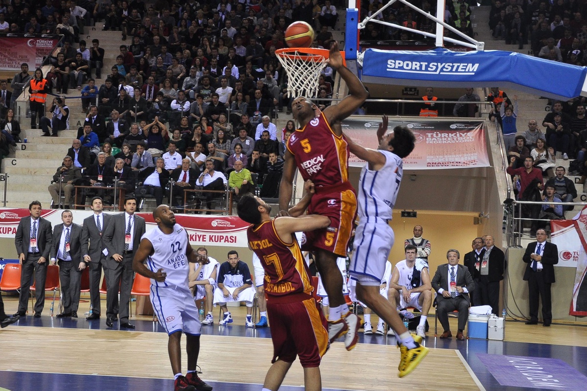 Galatasaray Medıcal Park - Anadolu Efes: 72-64