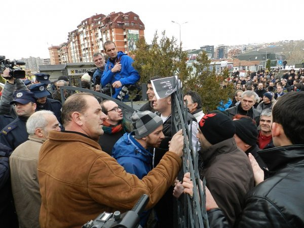 Kosova\'da Elektrik Faturaları İsyan Ettirdi