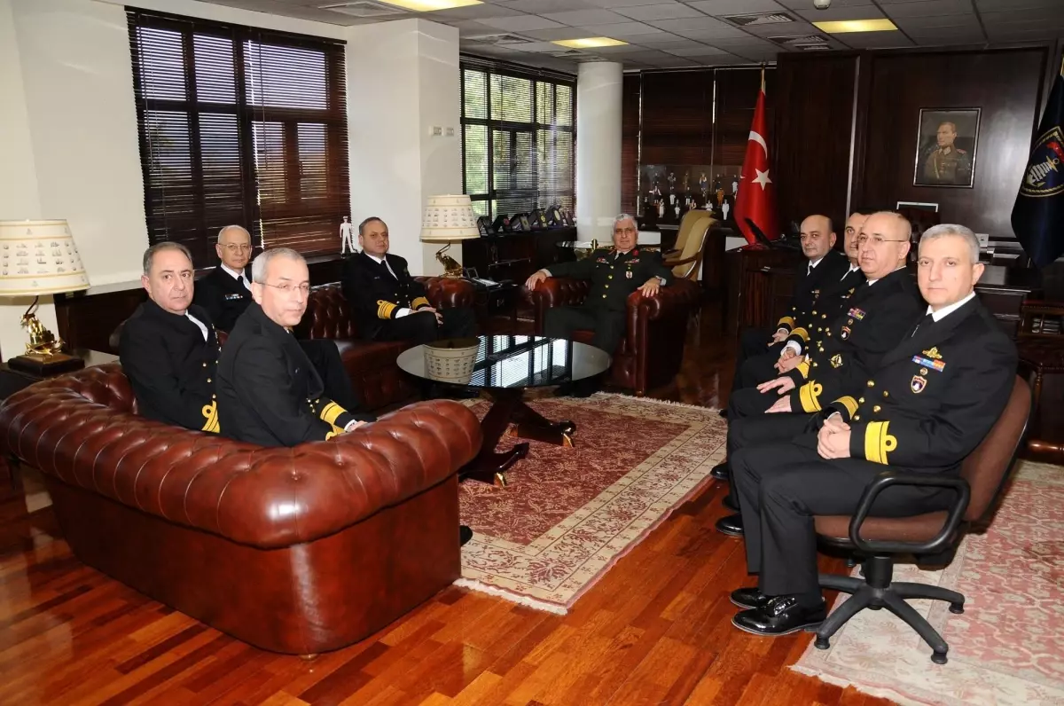 Orgeneral Özel\'den Donanma Komutanlığı\'na Sürpriz Ziyaret