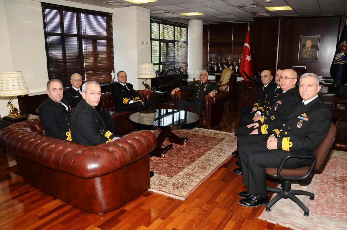 Orgeneral Özel, Donanma Komutanlığı\'na Atanan Koramiral Bostanoğlu\'nu Ziyaret Etti