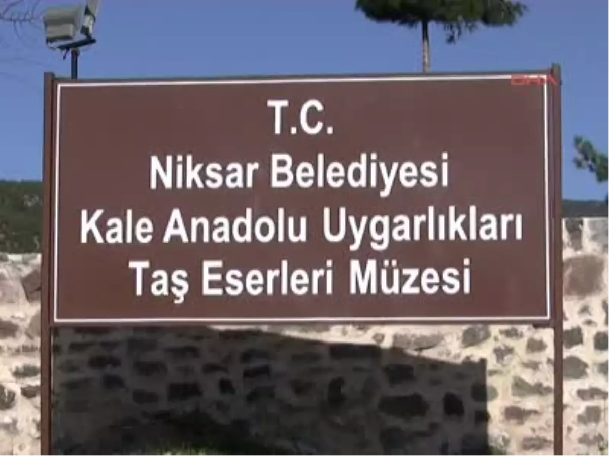 Tokat Duvarları Çatlayan Tarihi Niksar Kalesi Onarılıyor