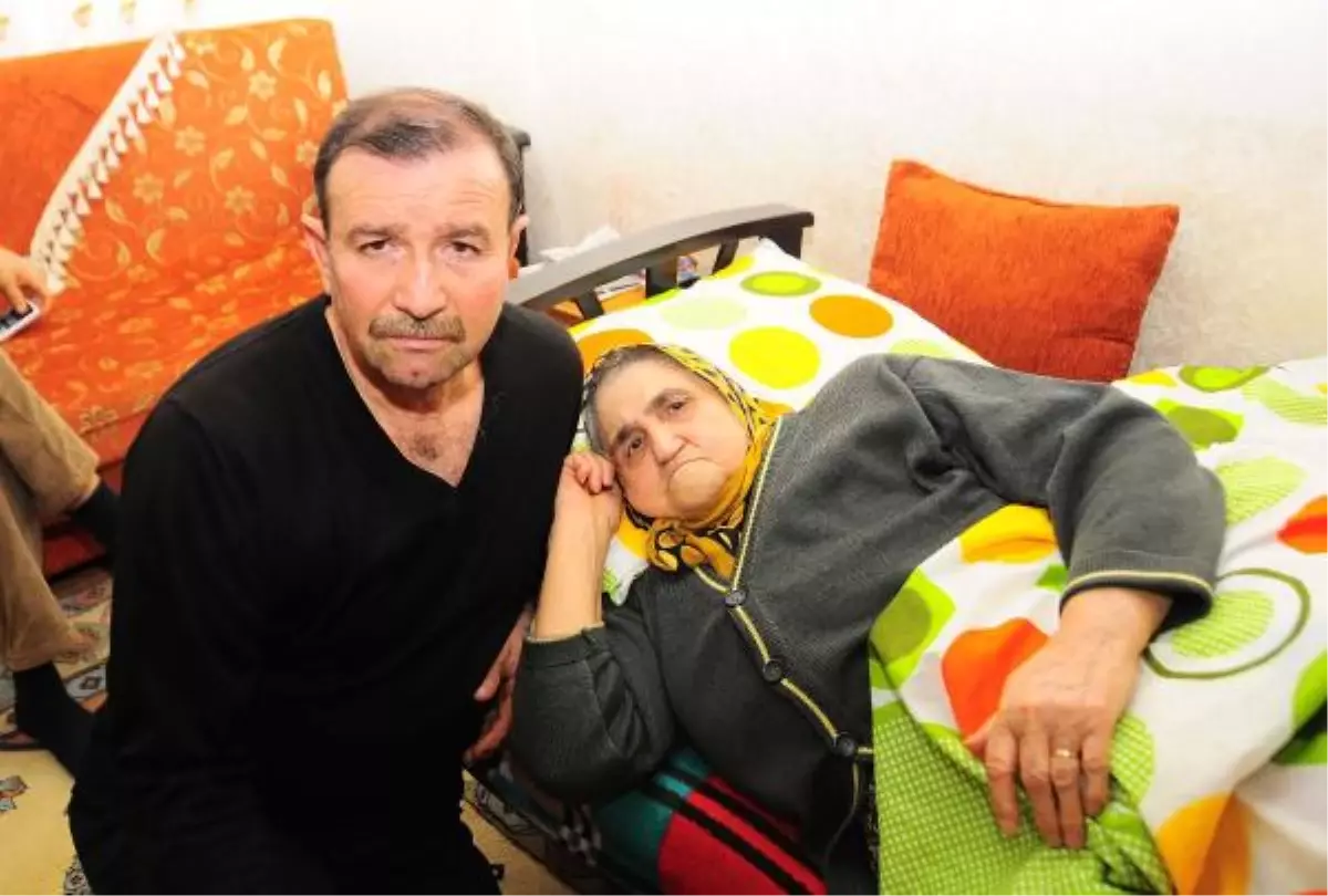 11 Yıl Vücudunda Makasla Yaşadı