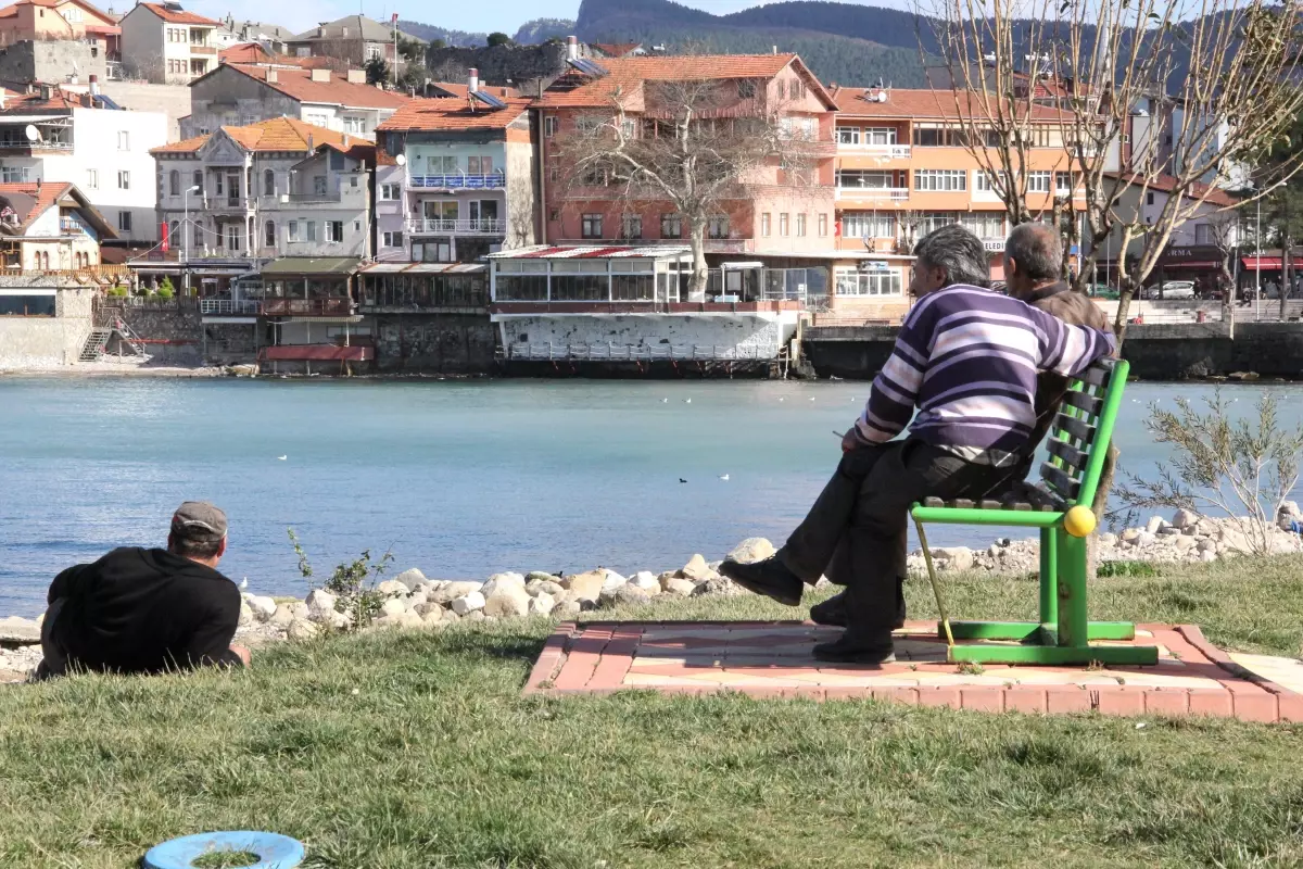 Amasralılar Güneşin Tadını Çıkardı