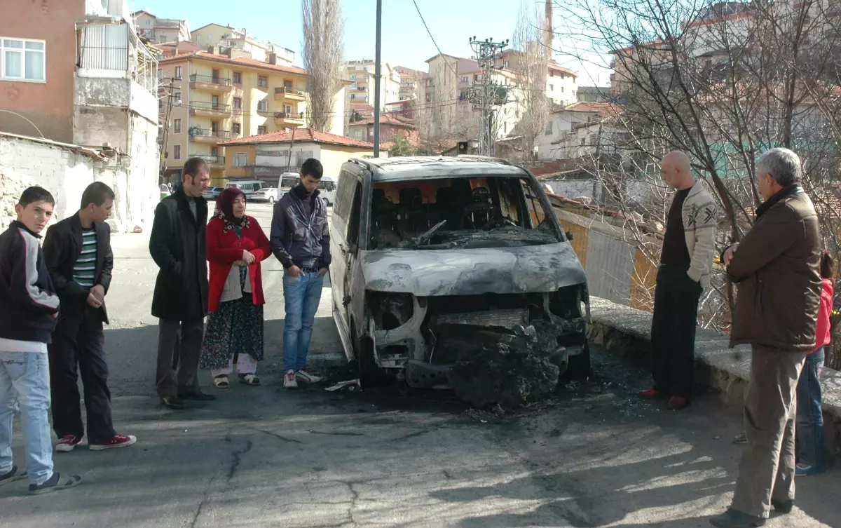 Başkentte Minibüs Yangını