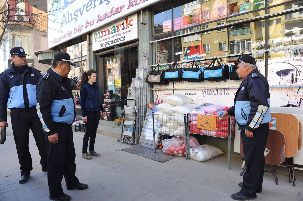 Bozüyük\'te Kaldırım İşgaline Son