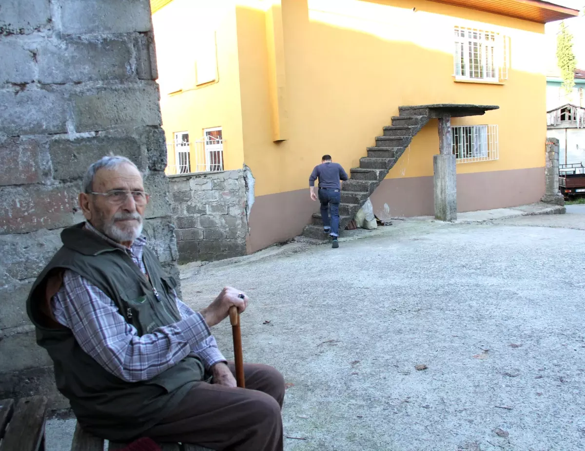 Bu Merdivene Hiçbir Kapı Açılmıyor