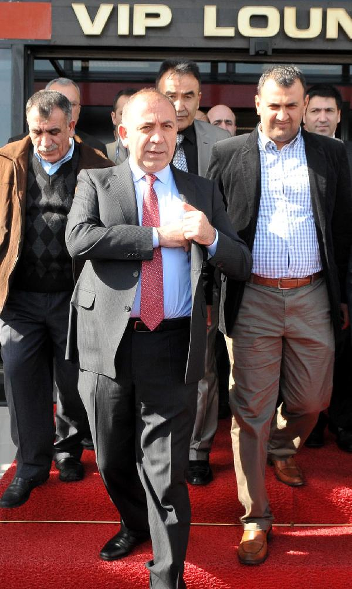CHP\'li Gürsel Tekin\'den Yüksek Mahkemelerin Kaldırılması Yorumu: Devlet Olmaktan Çıkarsınız
