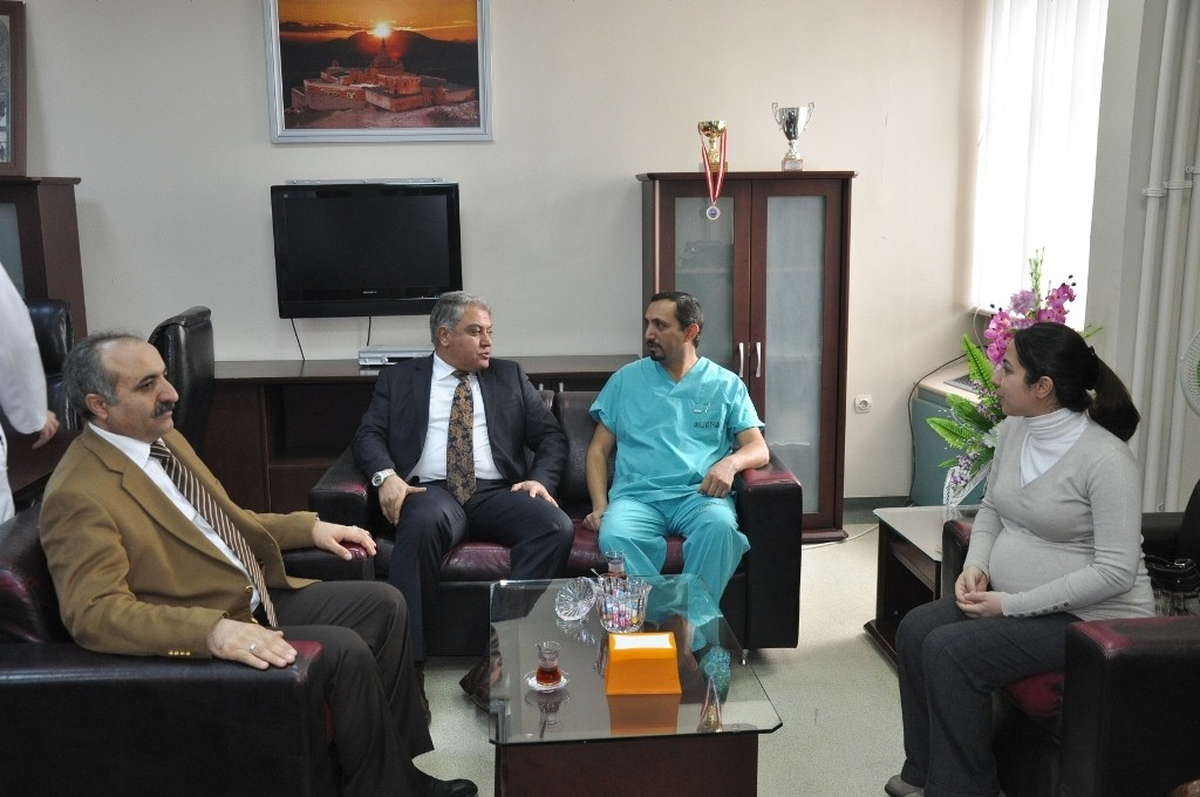 Darp Edilen 7 Aylık Hamile Doktora Ziyaret