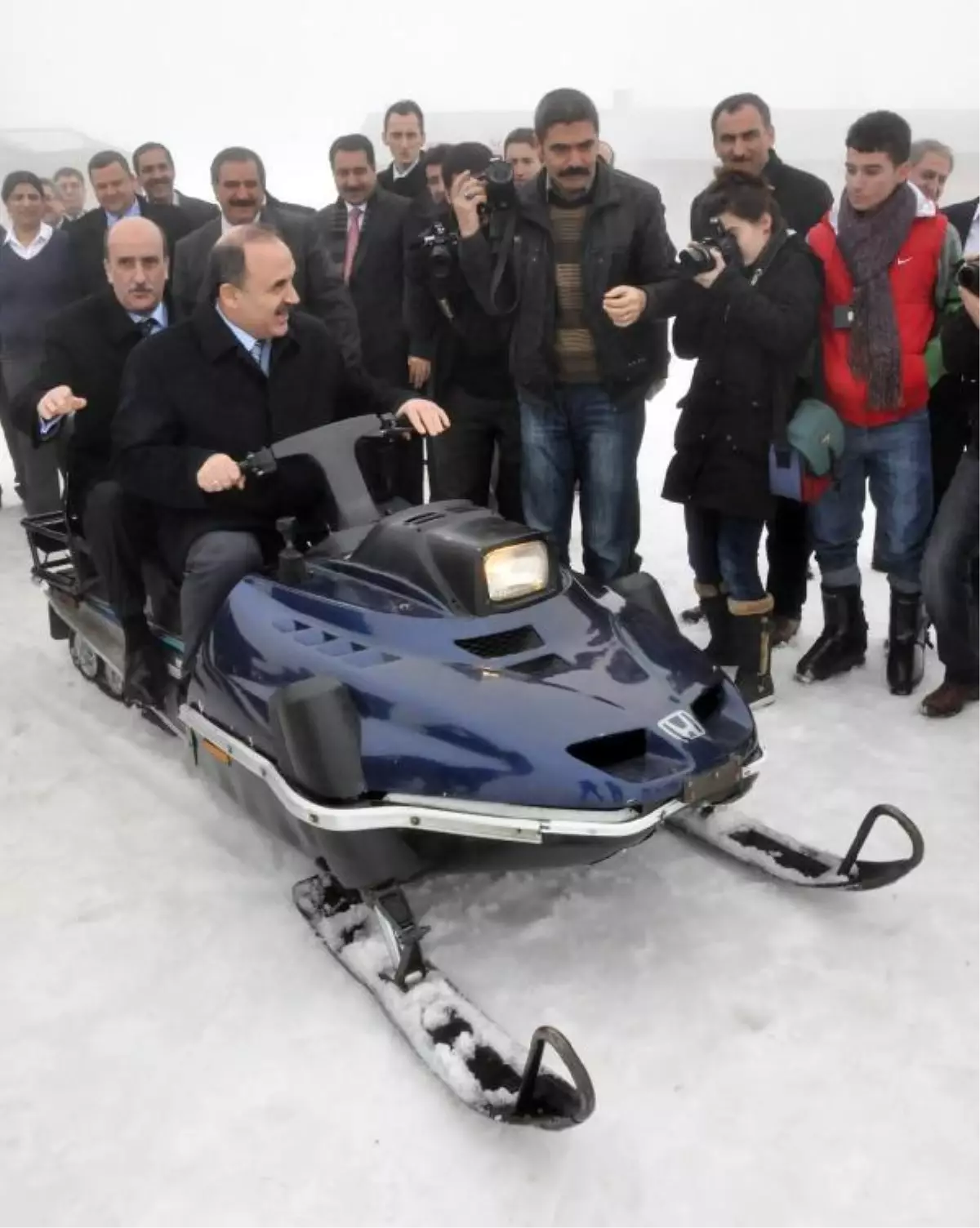 Elazığ Valisi, Kayakçıları Hazar Baba\'ya Çağırdı