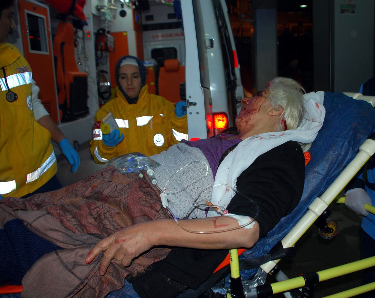 İki Otomobil Çarpıştı: 6 Yaralı