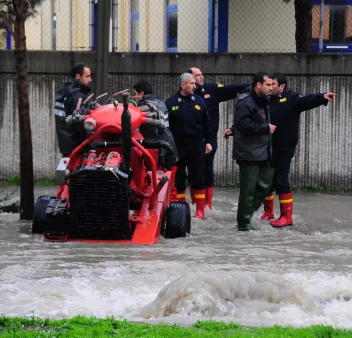 İzmir\'de Şiddetli Yağmur