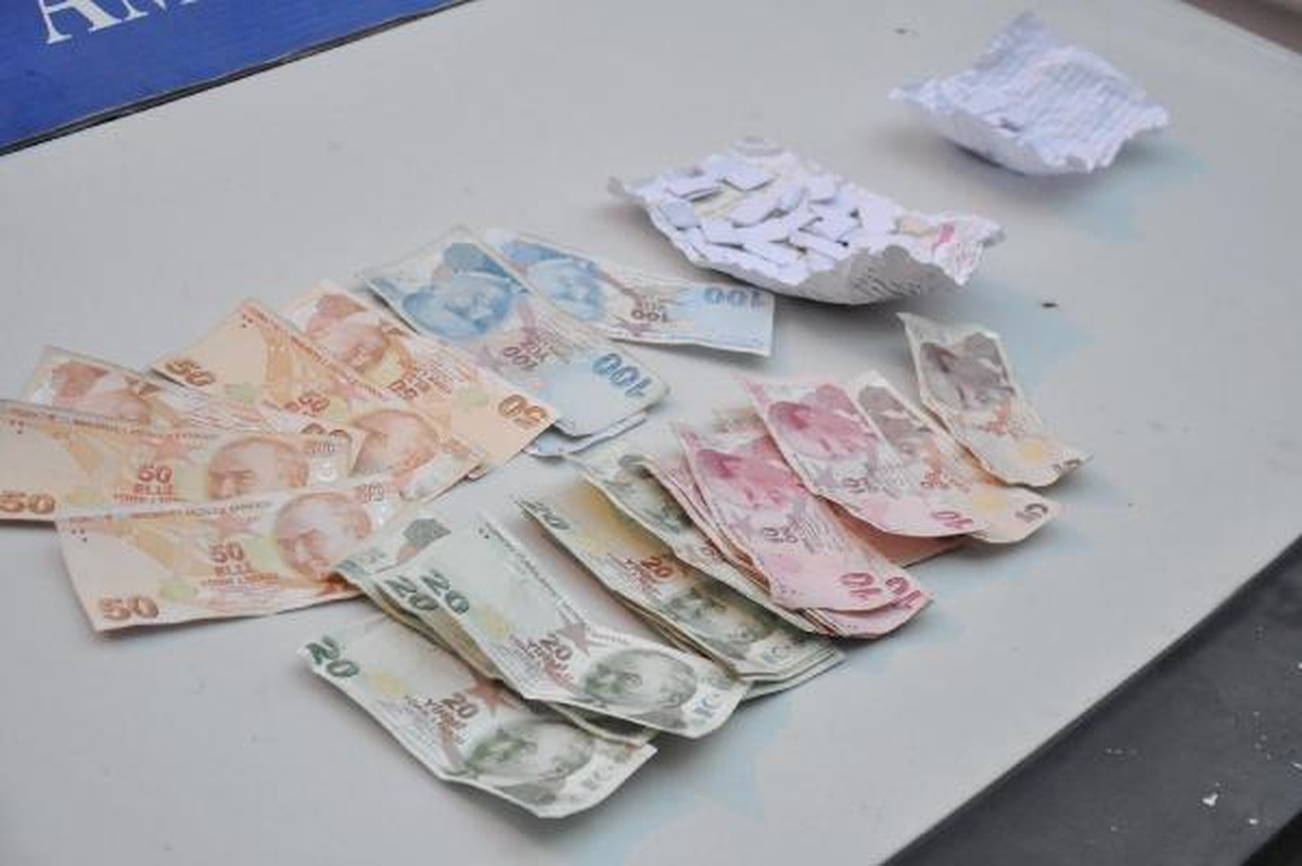 Mezarlıkta Torbacı Operasyonu: 2 Gözaltı