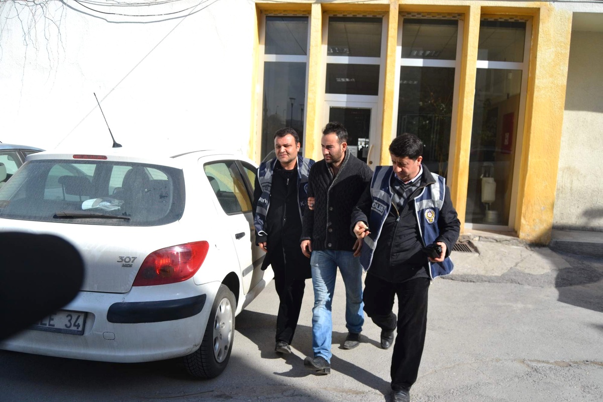 Önce Kameraya, Sonra Polise Yakalandı