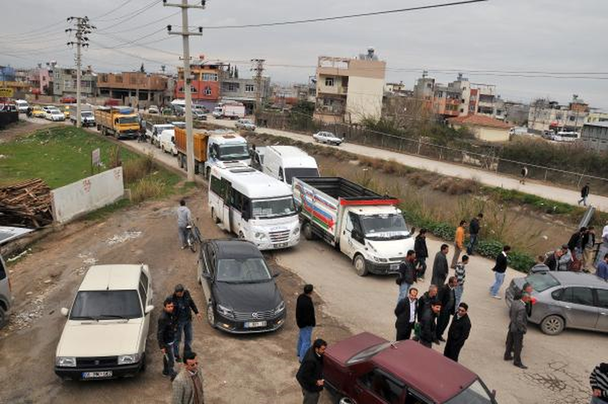 Taş Barikatlı Yol Eylemi