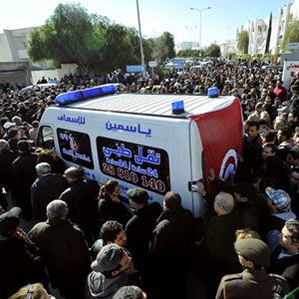 Tunus\'ta Muhalif Lider Toprağa Veriliyor