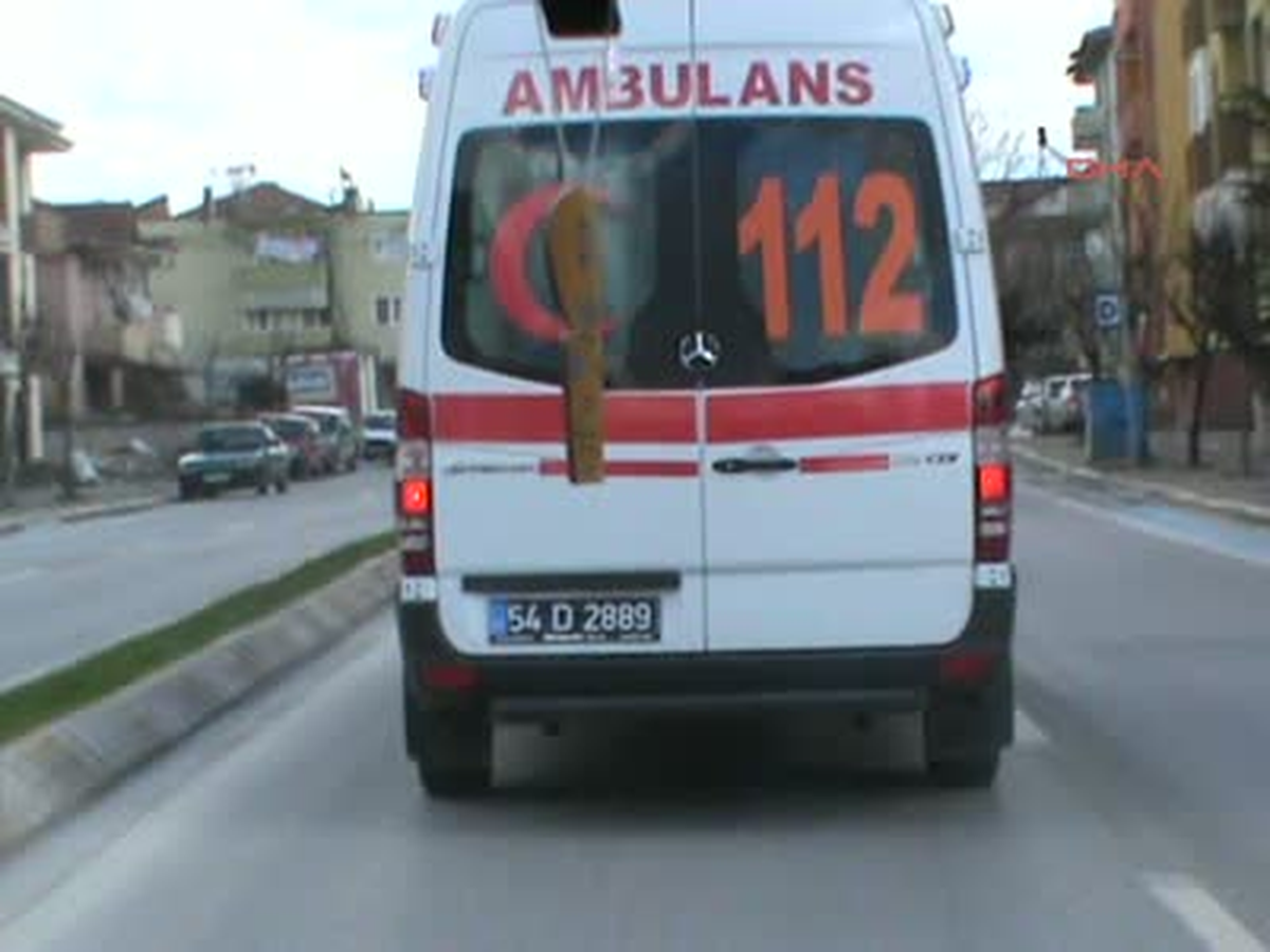 Adapazarı Kendisinden Kaçan Borçlusunun Peşinden Ateş Etti Borçlusuyla Birlikte 3 Kişiyi Vurdu