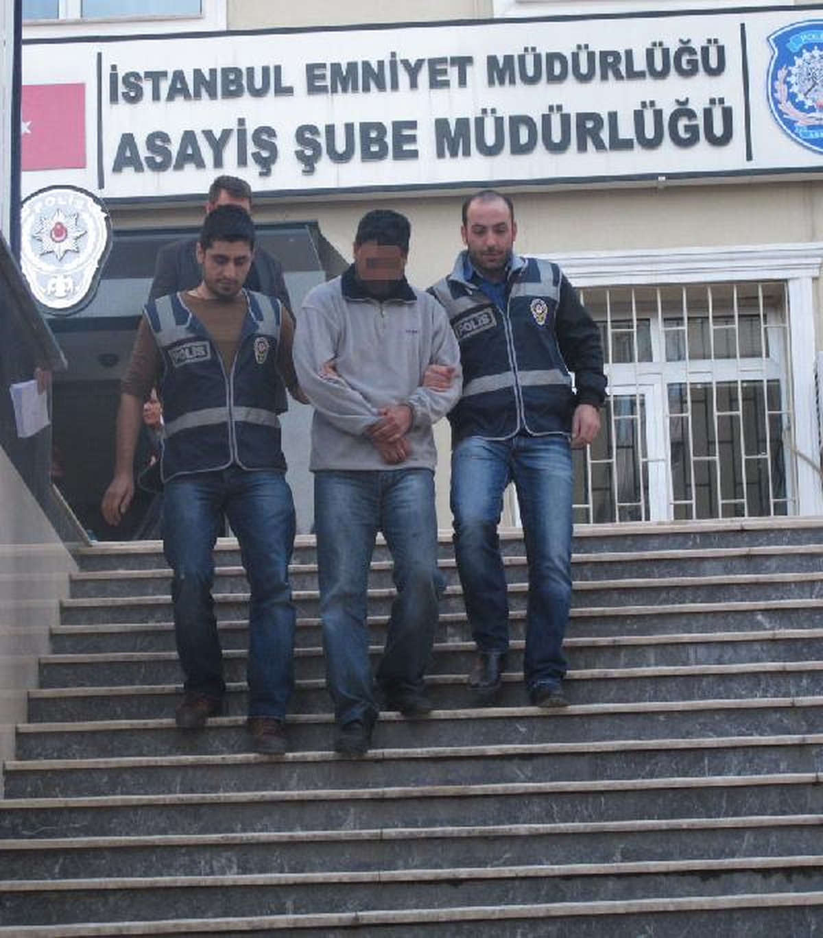 Anahtar Kapıyı Açınca Aracının Parçalarına Kavuştu