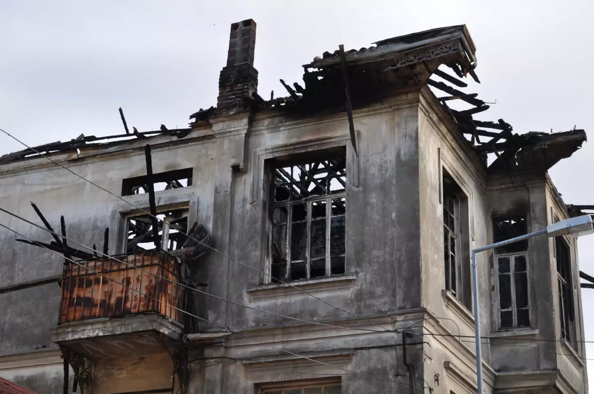 Bafra\'da Tarihi Bina Yandı