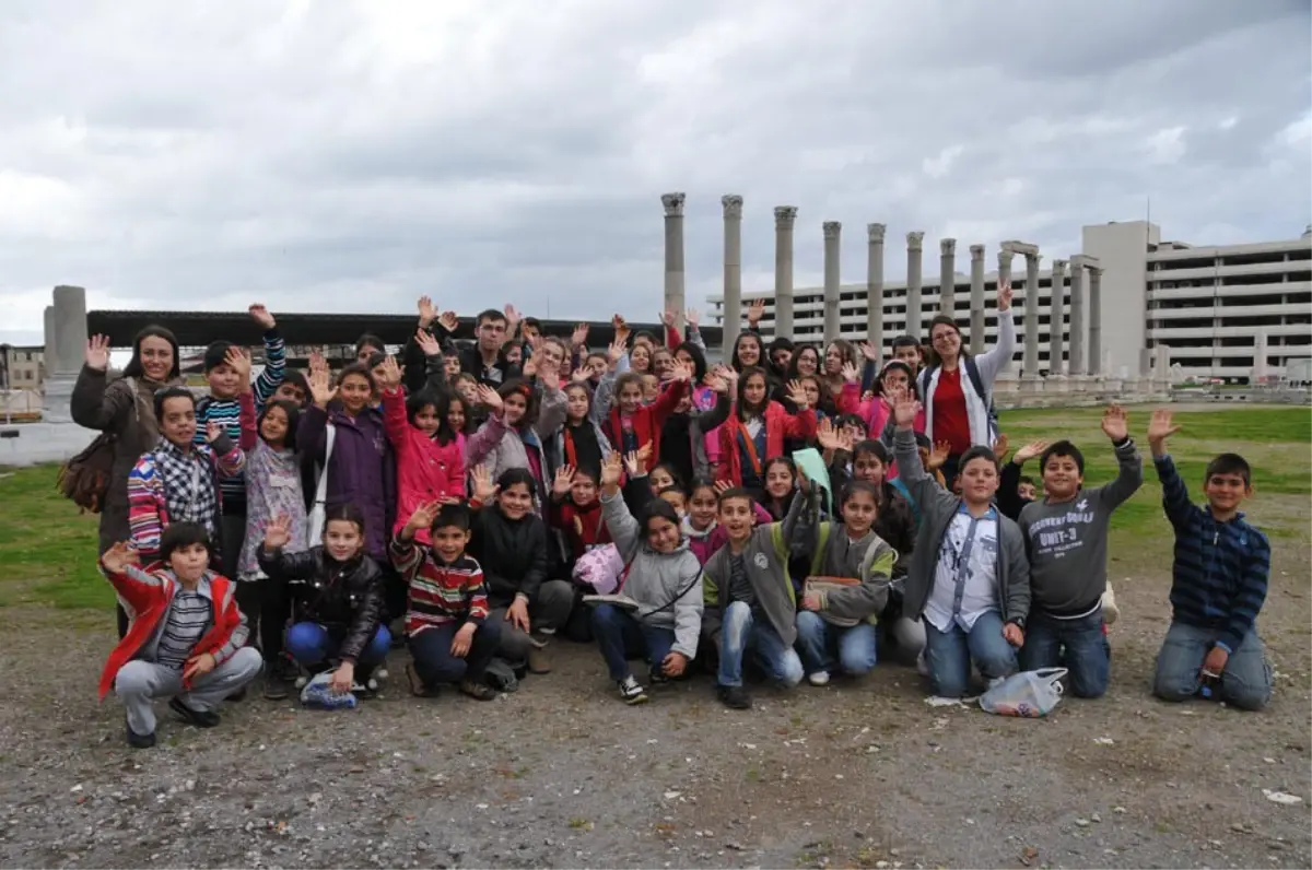 Başarılı Öğrenciler Gezi ve Tiyatro ile Ödüllendirildi