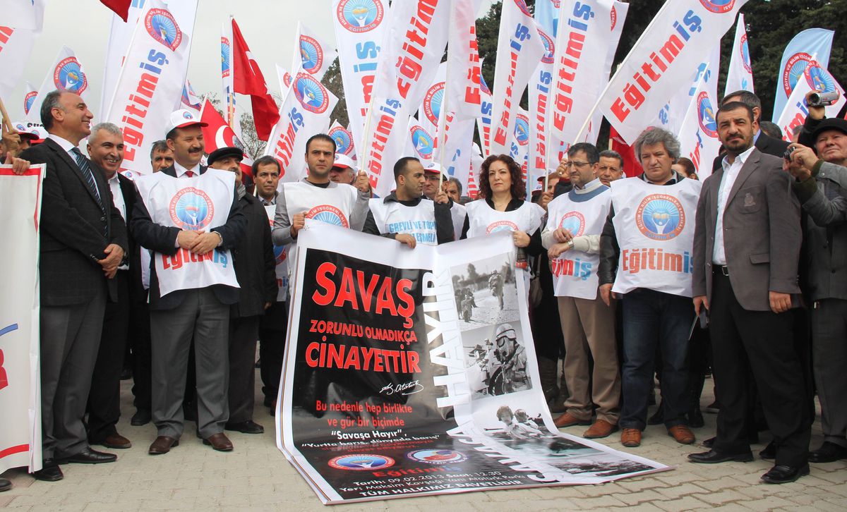 Hatay\'da Suriye\'deki Olaylar Protesto Edildi