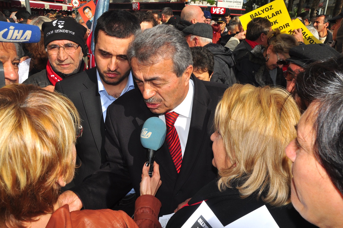 Kamer Genç, "Balyoz Tutuklularına" Destek Verdi