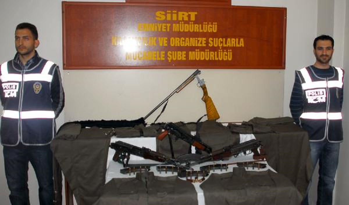 Siirt\'e 3 Kalaşnikof Tüfek Ele Geçirildi