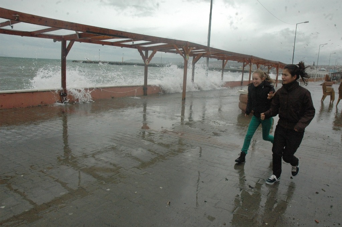 Tekirdağ\'da Şiddetli Lodos