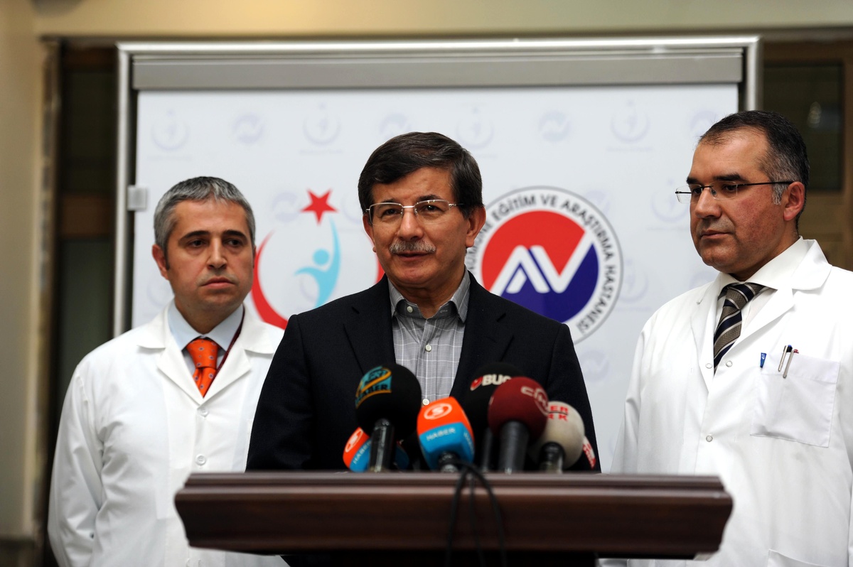 Bakan Davutoğlu: Tuncay\'ın Görme Fonksiyonları Yerine Gelebilir